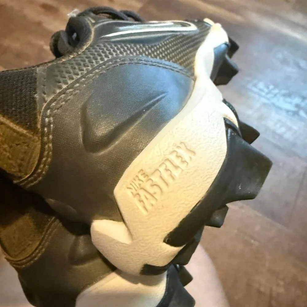 Nike Alpha Menace 4 Shark Youth Football Cleats Size 11C Black Molded Cleats